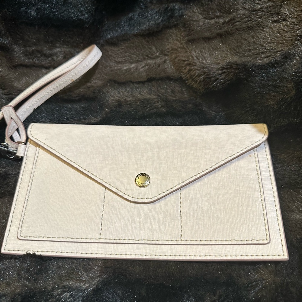Dooney & Bouke pail pink wristlet